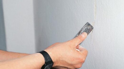 Чем полезен профессиональный ремонт трещин в стене