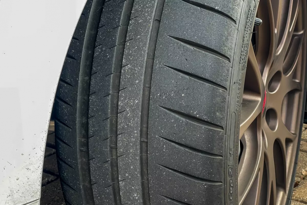 На что обратить внимание при выборе зимней авторезины 195/65 R15?