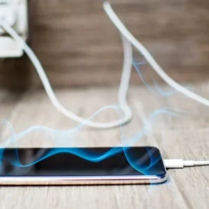 Почему смартфоны греются летом?